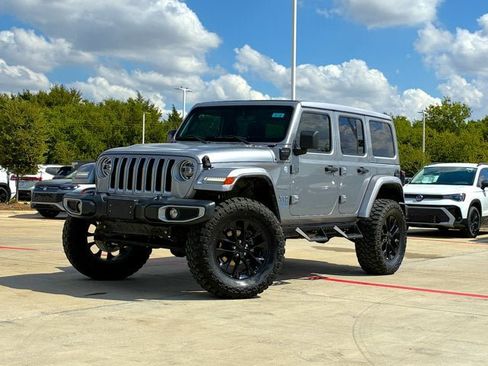 Used 2021 Jeep Wrangler Unlimited Sahara w/ Cold Weather Group AWD/4WD image 1