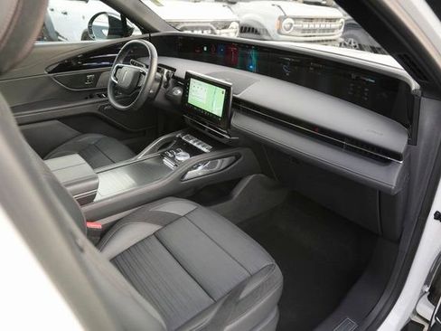 Used 2024 Lincoln Nautilus Reserve w/ Equipment Group 202A image 18