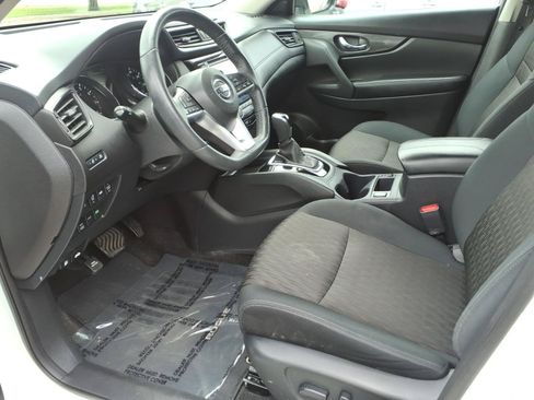 Used 2017 Nissan Rogue SV AWD/4WD image 11