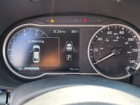 Used 2025 Nissan Versa SV w/ Trunk Package FWD image 10