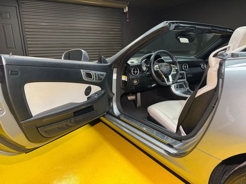 Used 2012 Mercedes-Benz SLK 350 image 15