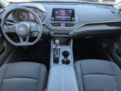 Certified 2025 Nissan Altima 2.5 S image 12