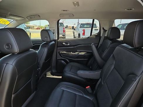 Used 2021 GMC Acadia SLT w/ Elevation Edition FWD image 17