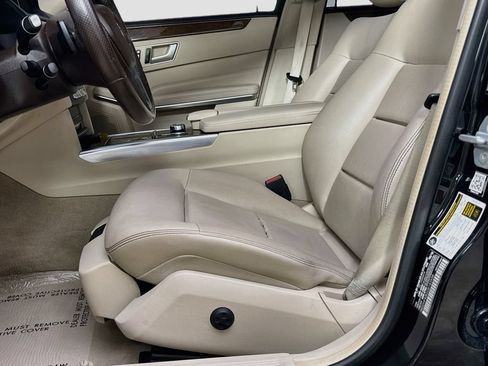 Used 2016 Mercedes-Benz E 350 4MATIC Sedan image 23