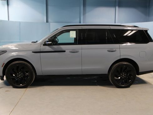New 2026 Lincoln Navigator Reserve AWD/4WD image 27