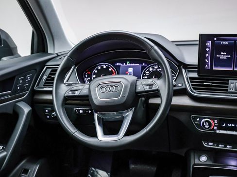 Used 2024 Audi Q5 2.0T Premium w/ Convenience Package image 16