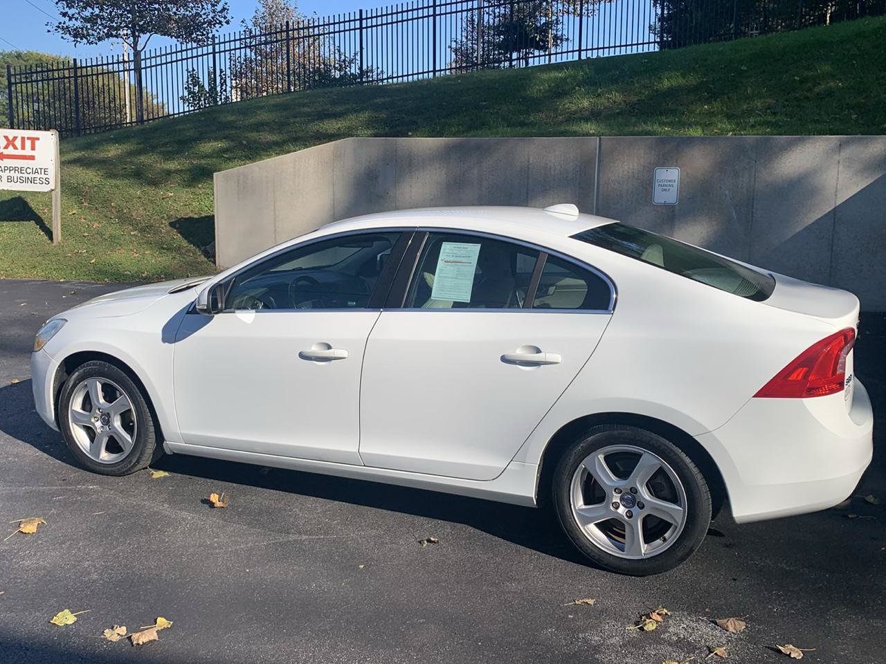 Used 2012 Volvo S60 T5 FWD image 3