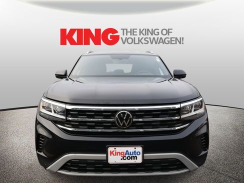 Certified 2023 Volkswagen Atlas Cross Sport SE w/ Black Wheel Package image 9