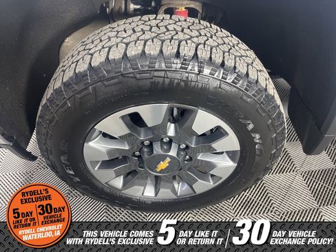 Used 2022 Chevrolet Silverado 2500 LT w/ Convenience Package image 12