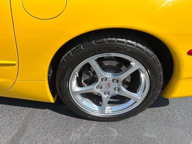 Used 2001 Chevrolet Corvette Coupe w/ Preferred Equipment Group2 RWD image 13