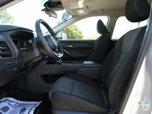 Used 2024 Nissan Rogue SV image 27