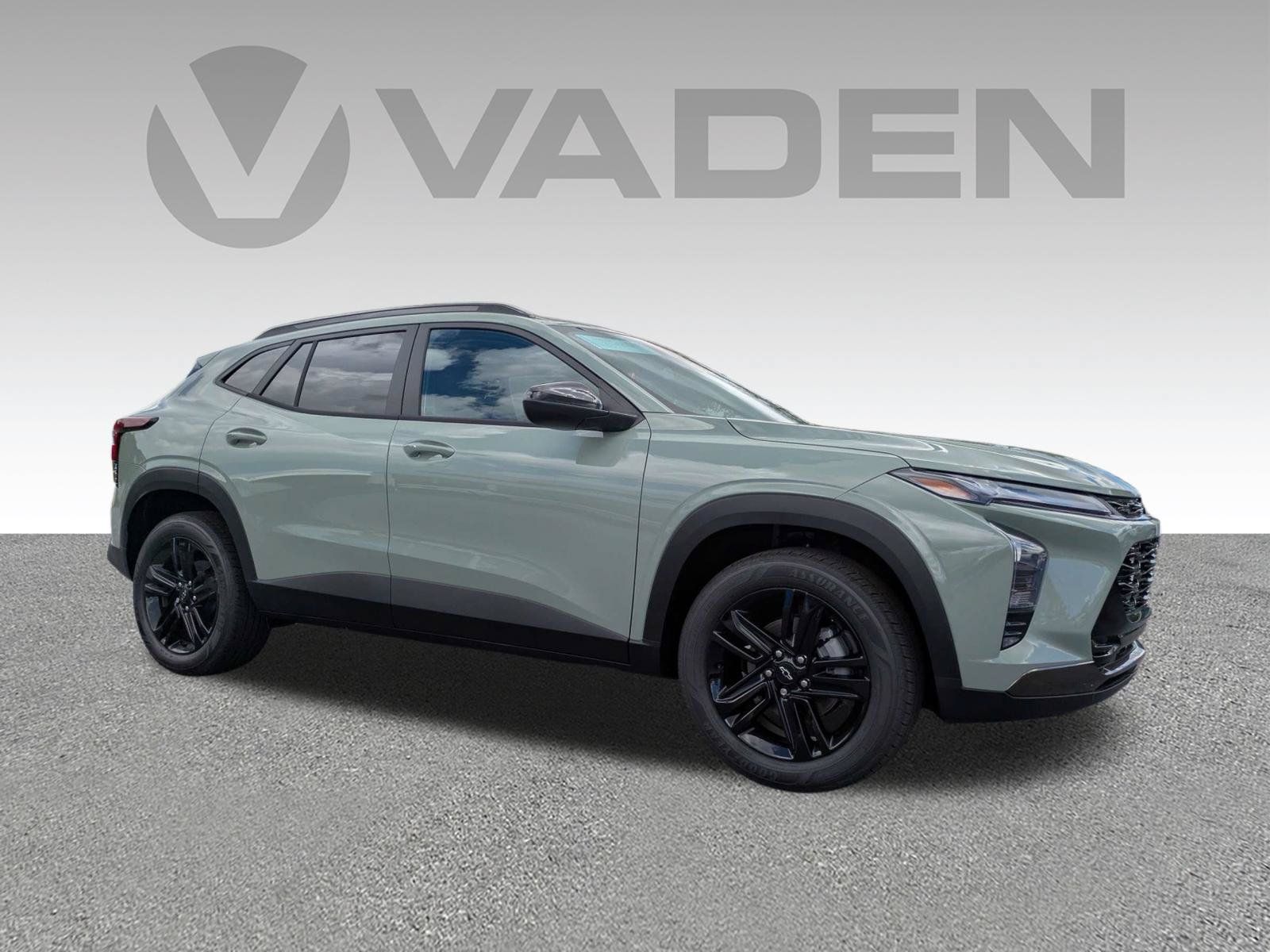 New 2026 Chevrolet Trax ACTIV w/ Sunroof Package FWD image 3
