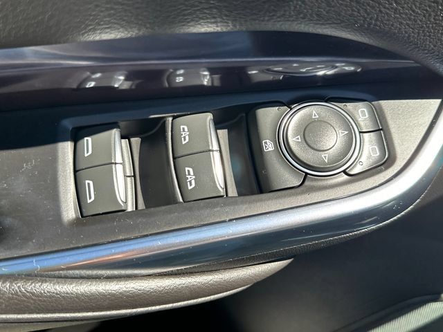 Used 2023 Cadillac XT4 Luxury w/ Cold Weather Package AWD/4WD image 27