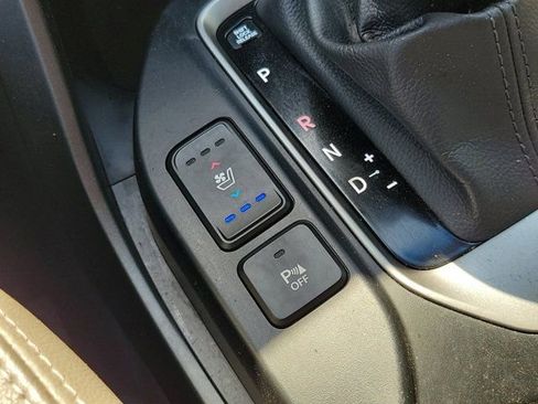Used 2017 Hyundai Santa Fe SE w/ Ultimate Package FWD image 36