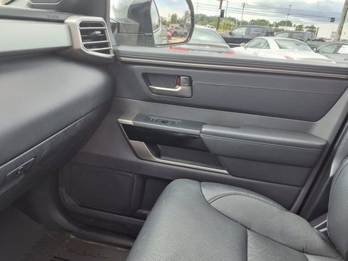 Used 2025 Toyota Tundra Limited AWD/4WD image 10