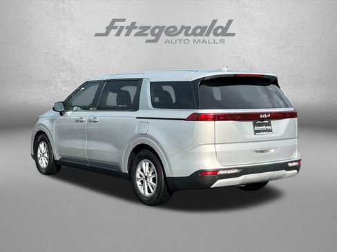 Used 2023 Kia Carnival LX FWD image 9