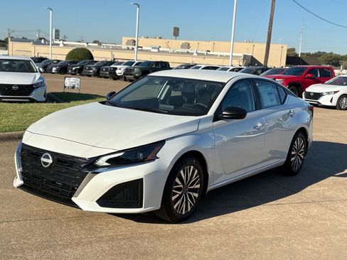New 2026 Nissan Altima 2.5 SV FWD image 5