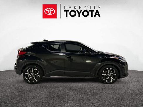Used 2020 Toyota C-HR XLE image 8