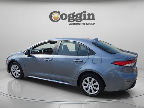 Used 2024 Toyota Corolla LE FWD image 3