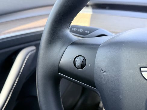 Used 2023 Tesla Model 3 Standard Range image 59
