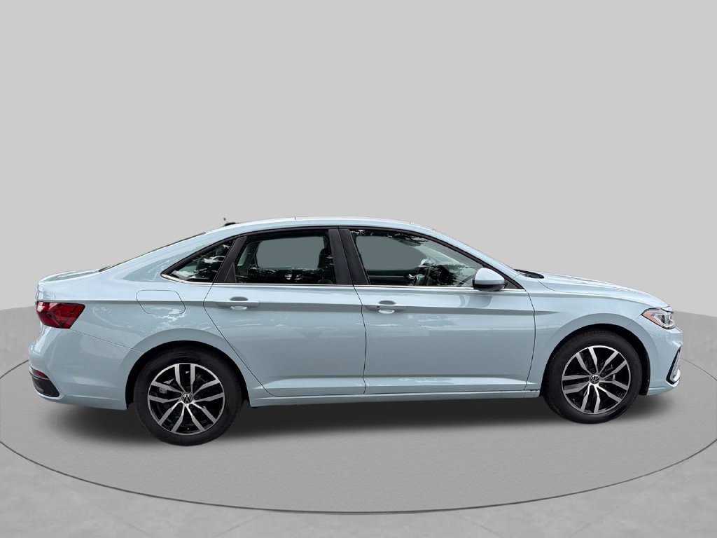 Used 2025 Volkswagen Jetta SE w/ Sunroof Package FWD image 25