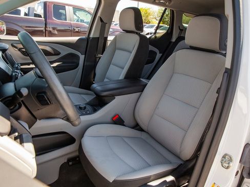 Used 2023 GMC Terrain SLE w/ Driver Convenience Package image 13