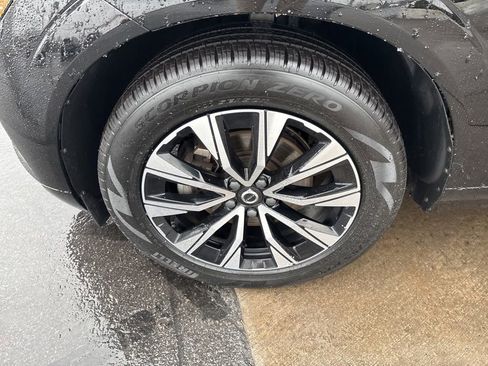 Certified 2023 Volvo XC60 B5 Core w/ Climate Package image 13