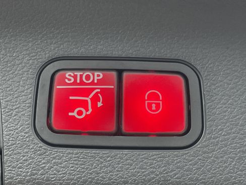 Certified 2025 Mercedes-Benz GLS 450 4MATIC w/ AMG Line Exterior image 13