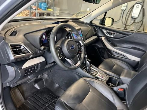 Used 2023 Subaru Forester Limited AWD/4WD image 2