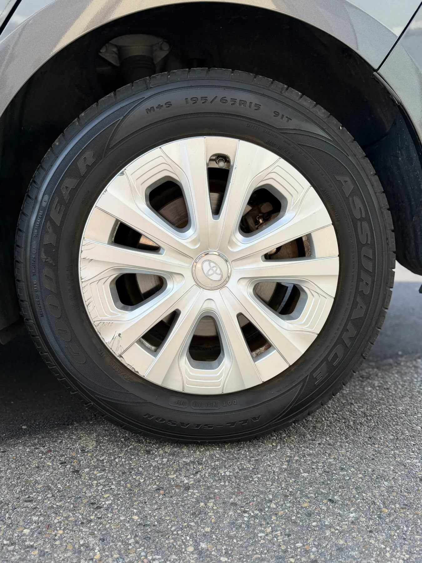 Used 2017 Toyota Prius Two FWD image 13