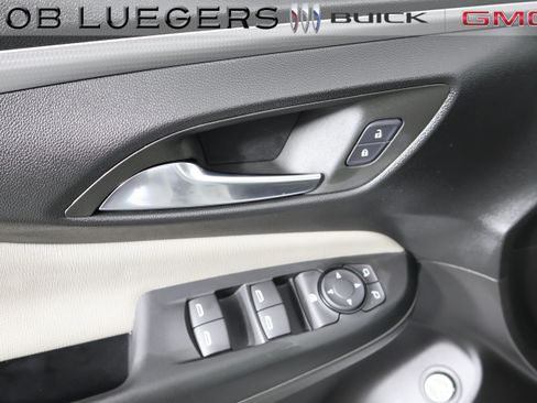 Certified 2024 Buick Envista Avenir FWD image 15