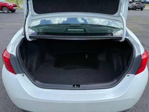 Used 2017 Toyota Corolla XLE w/ Carpet Mat Package (TMS) FWD image 5