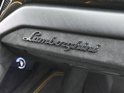 Used 2023 Lamborghini Urus Performante image 37