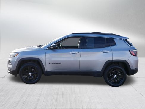 Used 2022 Jeep Compass Latitude image 4