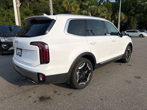 Certified 2025 Kia Telluride EX FWD image 4
