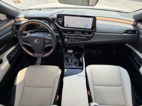 Used 2024 Lexus ES 350 w/ Technology Package FWD image 12