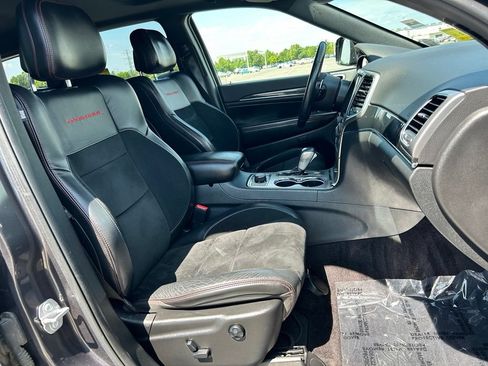 Used 2017 Jeep Grand Cherokee Trailhawk AWD/4WD image 11