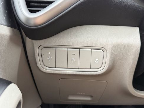 Used 2020 Kia Soul LX FWD image 28