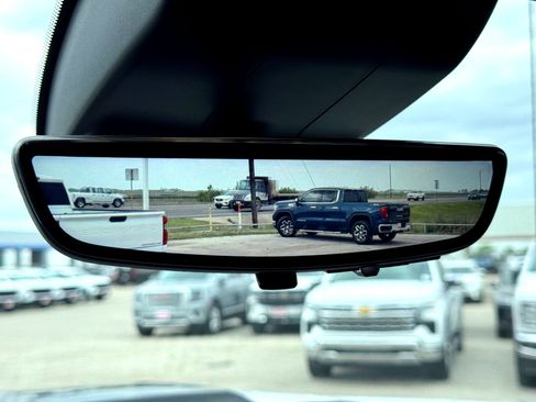 Used 2024 Chevrolet Silverado 1500 ZR2 w/ Technology Package image 31