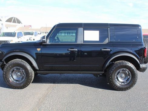 Used 2025 Ford Bronco Badlands image 6