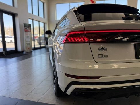 Used 2019 Audi Q8 Prestige image 11