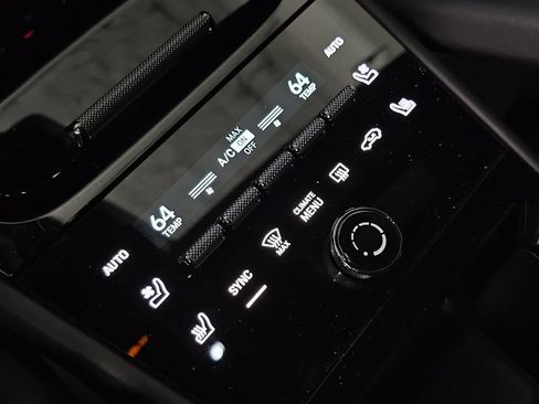 Certified 2024 Porsche Cayenne S AWD/4WD image 14