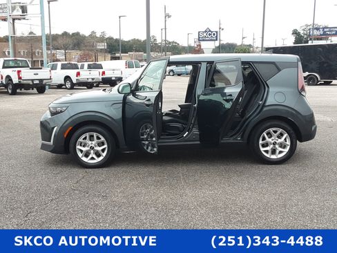 Used 2024 Kia Soul LX w/ Option Group 015 image 32