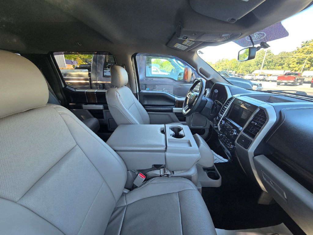 Used 2017 Ford F150 Lariat w/ Trailer Tow Package RWD image 3