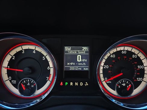 Used 2016 Dodge Grand Caravan SXT w/ Rear Park Assist Package image 14