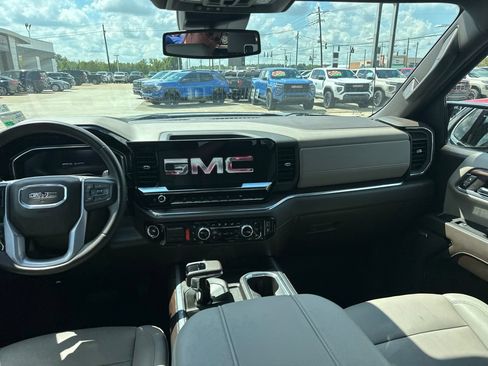 Used 2024 GMC Sierra 1500 SLT w/ SLT Convenience Package RWD image 9