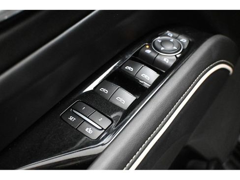 Used 2021 Cadillac Escalade Premium Luxury AWD/4WD image 38