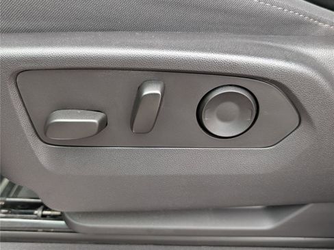 Certified 2023 Chevrolet Silverado 1500 LT image 19