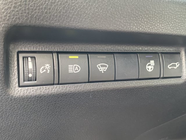 Used 2021 Toyota RAV4 XLE Premium FWD image 13