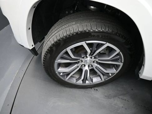 Used 2025 RAM 1500 Tungsten AWD/4WD image 34
